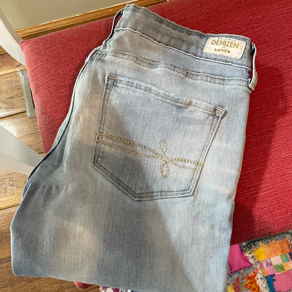 Womens Levi’s boyfriend jeans